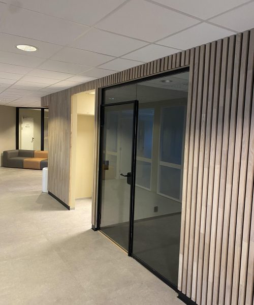 Spileplater på kontorbygg - haveland bygg